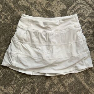 Lululemon White Skirt. Size 4.